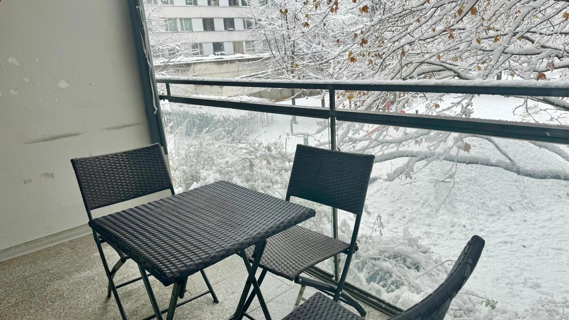 Spacious 90M2 Maisonette With Free Parking contacts